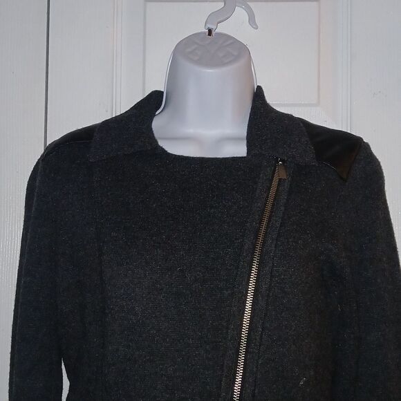 Banana Republic charcoal gray black wool blend leather patch cardigan  Sz M - Picture 3 of 7